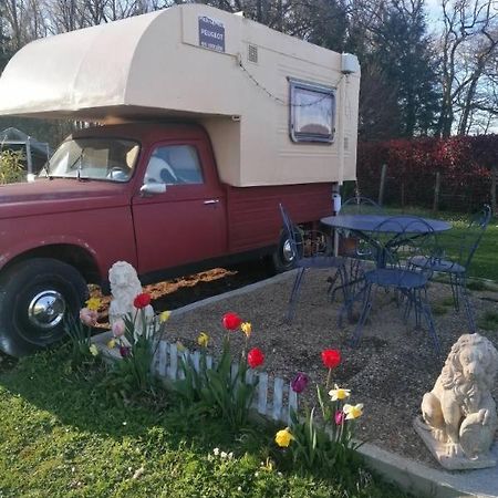 Hotel Le Pick Up 403 Vintage Oradour-sur-Glane Exterior foto
