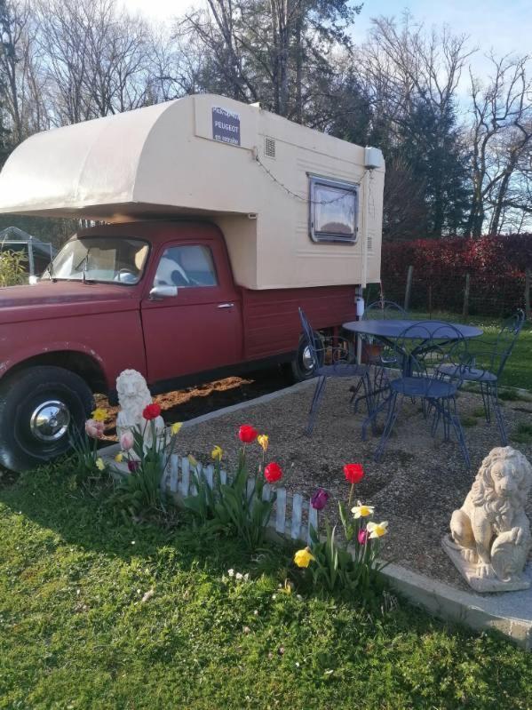 Hotel Le Pick Up 403 Vintage Oradour-sur-Glane Exterior foto