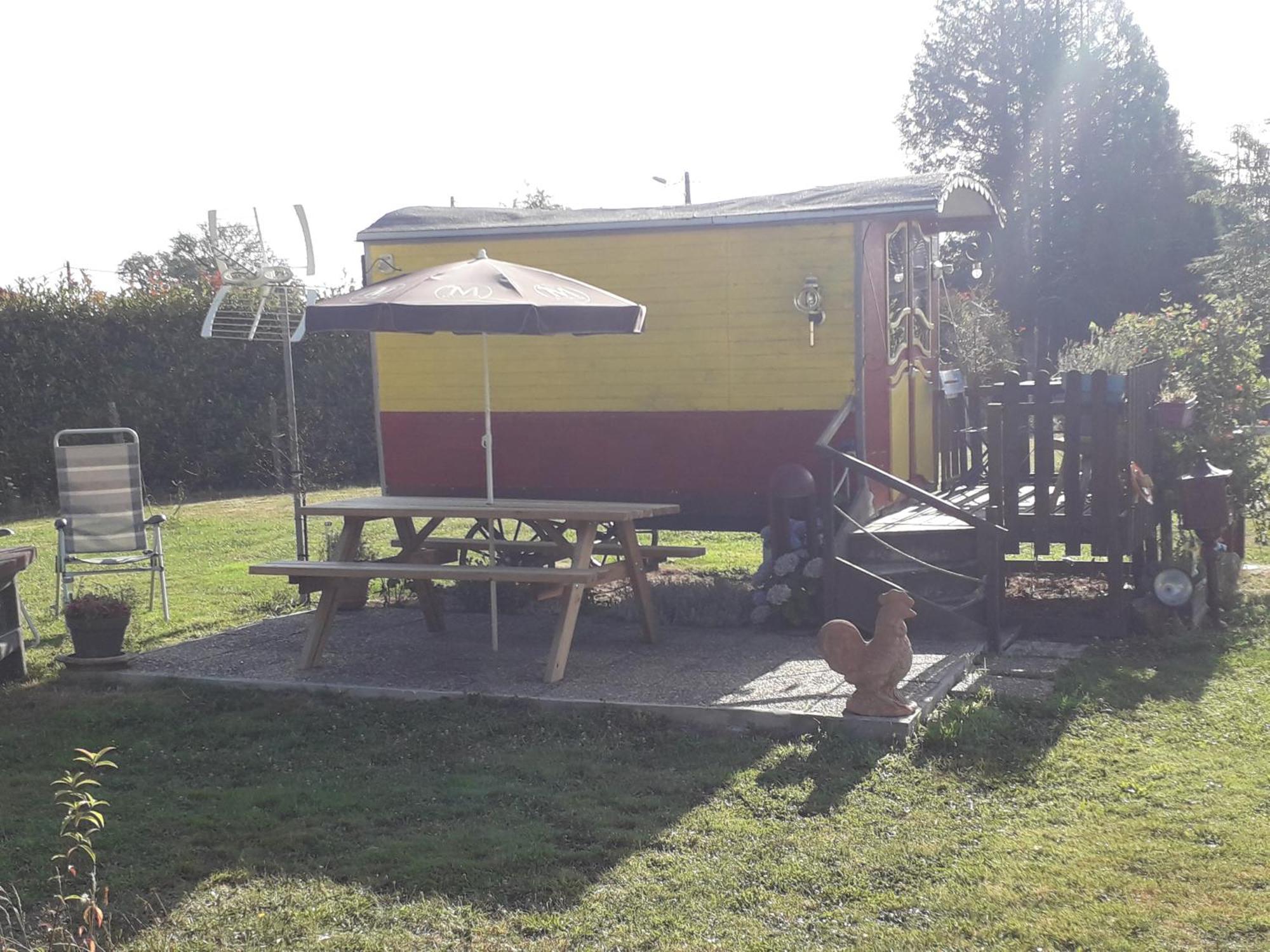 Hotel Le Pick Up 403 Vintage Oradour-sur-Glane Exterior foto
